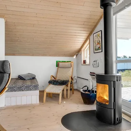Three-bedroom In Сasa de vacaciones Jerup