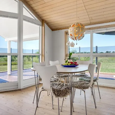 Prázdninový dům Three-bedroom In