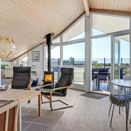 Holiday home Three-bedroom In *