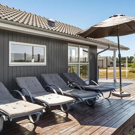 Prázdninový dům Three-bedroom In